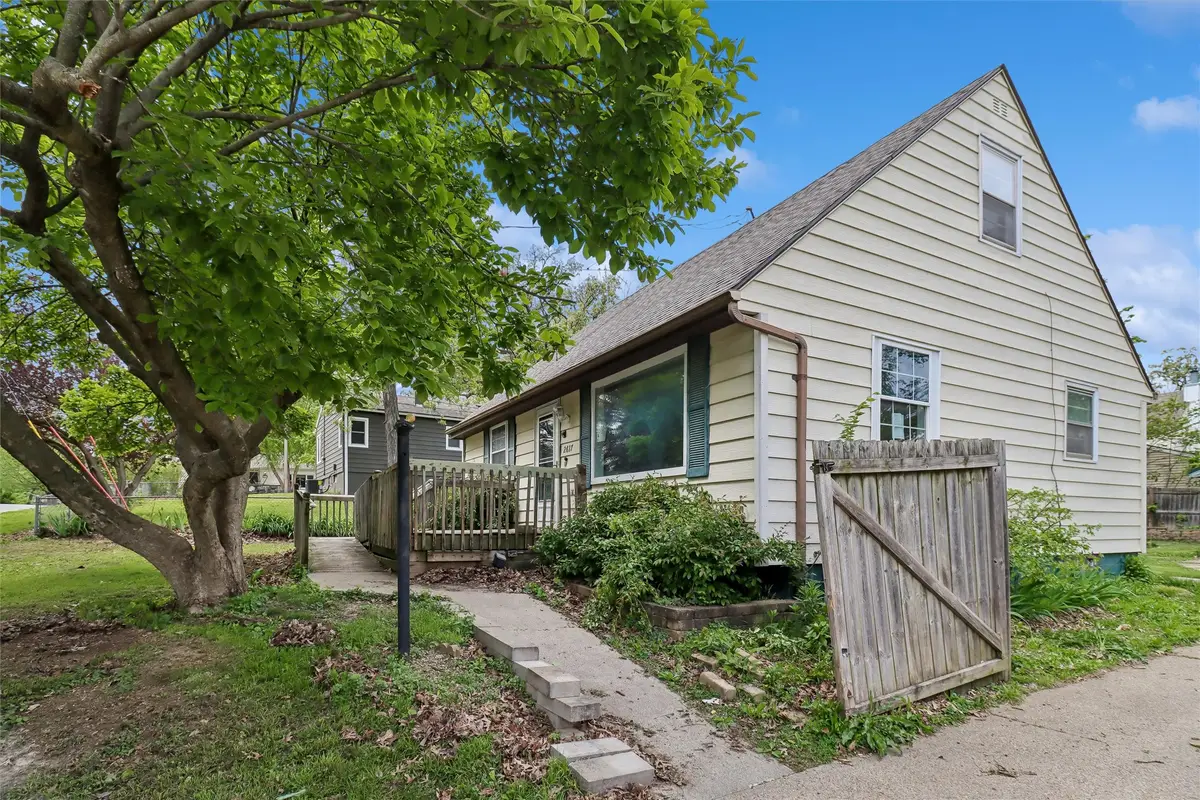 2617 Sheridan Avenue, Des Moines, IA 50310 - #1