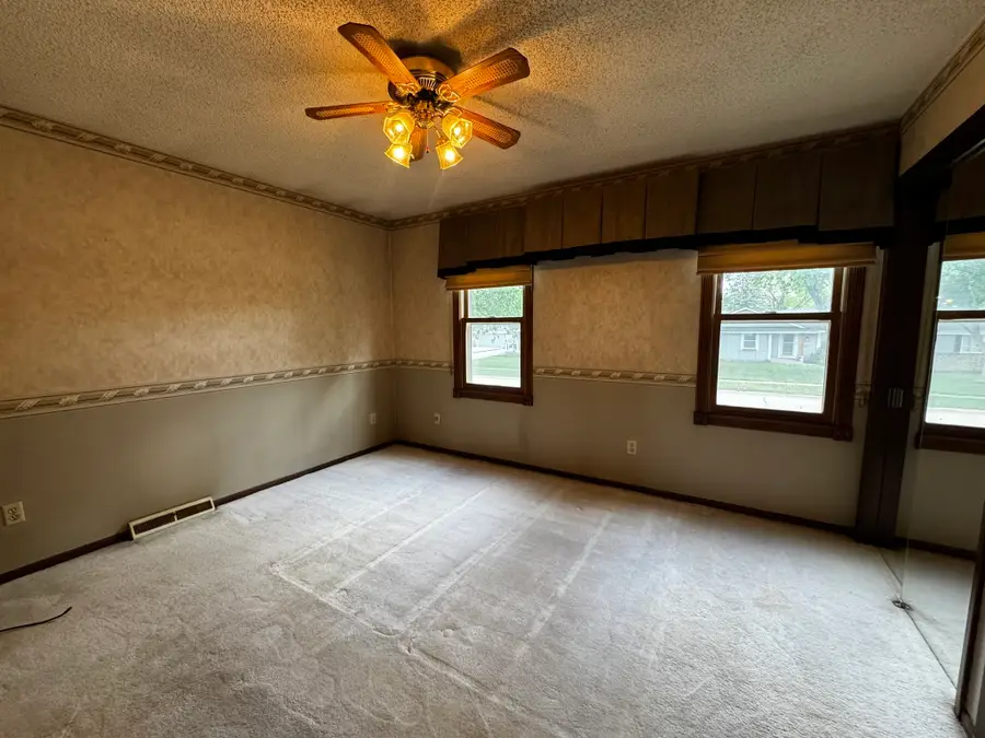 414 NE 9th Street, Ankeny, IA 50021 - #2