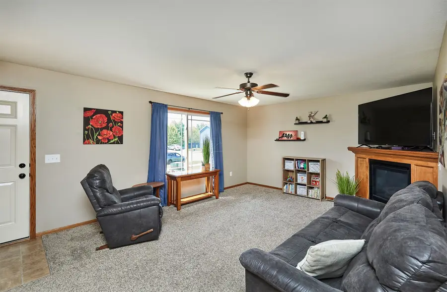 1706 E Boston Avenue, Indianola, IA 50125 - #2
