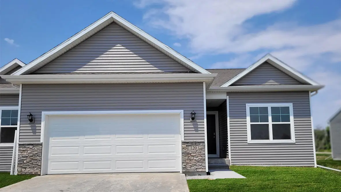 2533 E 50th Court, Des Moines, IA 50317 - #1