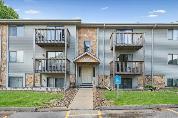 9533 University Avenue #4, Clive, IA 50325