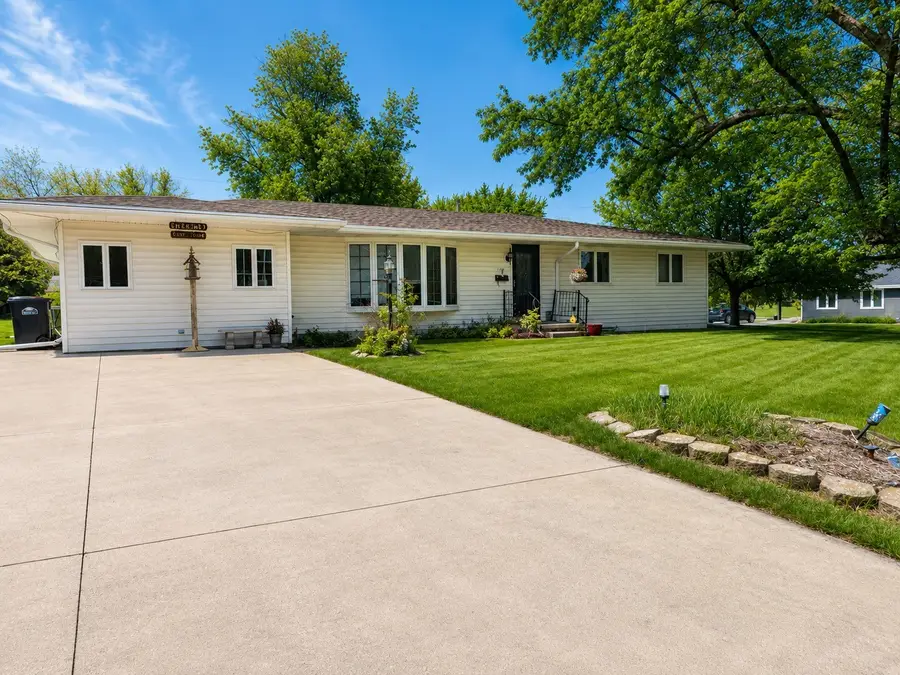 704 E Monroe Street, Mount Ayr, IA 50854 - #2
