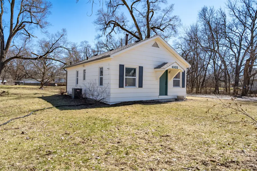 4103 E 32nd Street, Des Moines, IA 50317 - #3
