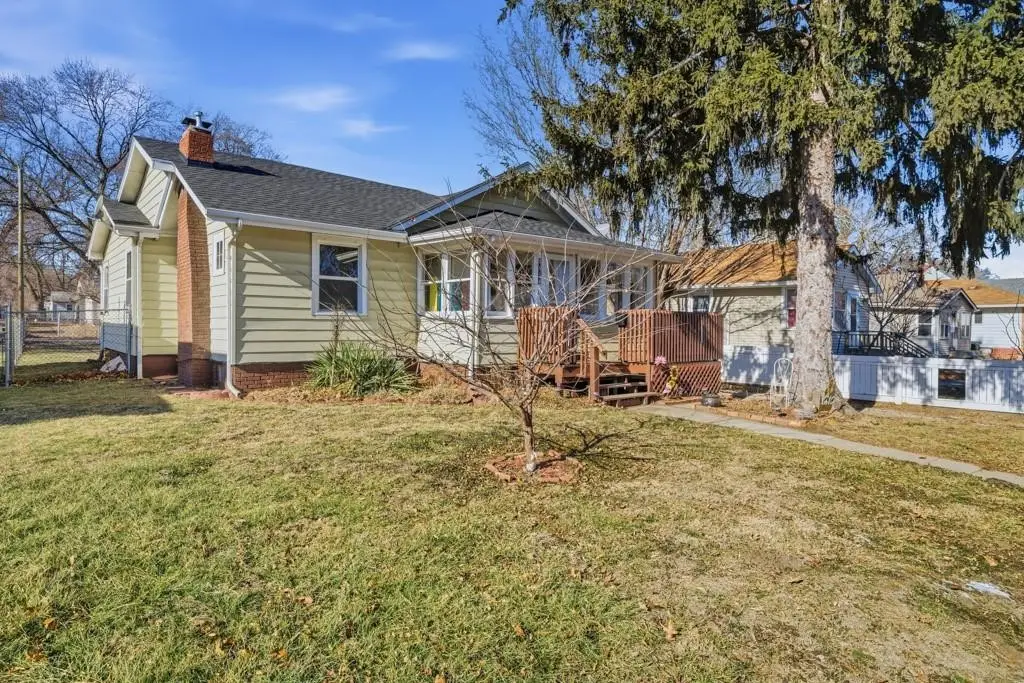 3814 Columbia Street, Des Moines, IA 50313 - #1