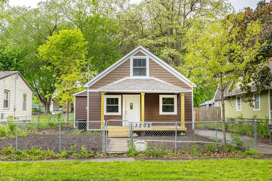 3208 Bowdoin Street, Des Moines, IA 50313 - #2