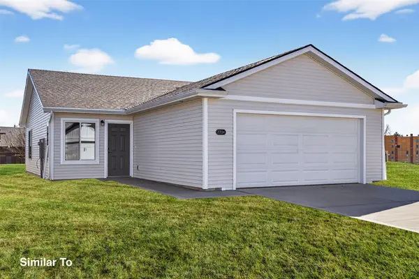 2126 Legacy Drive, Norwalk, IA 50211
