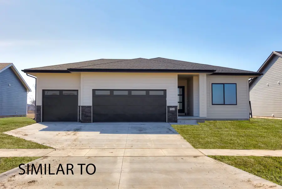 16314 Ironwood Lane, Urbandale, IA 50323 - #2