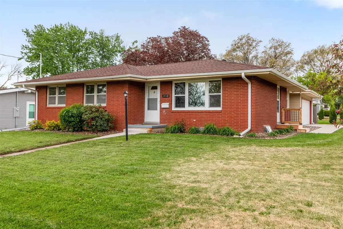 3300 SE 8th Street, Des Moines, IA 50315 - #1