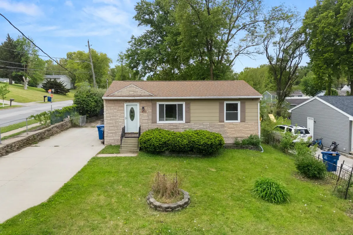 439 E Porter Avenue, Des Moines, IA 50315 - #1