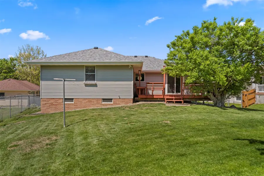1503 N 5th Avenue E, Newton, IA 50208 - #2