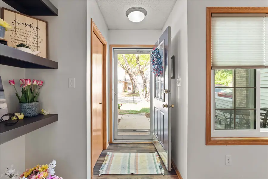2217 Grand Avenue #6, West Des Moines, IA 50265 - #2