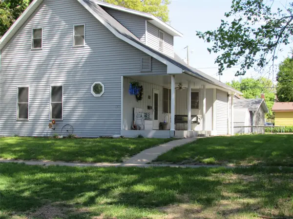 213 W Robinson Street, Knoxville, IA 50138