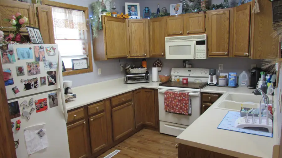 213 W Robinson Street, Knoxville, IA 50138 - #2