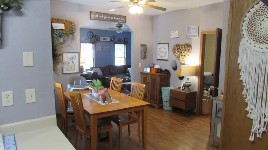 213 W Robinson Street, Knoxville, IA 50138 - #3
