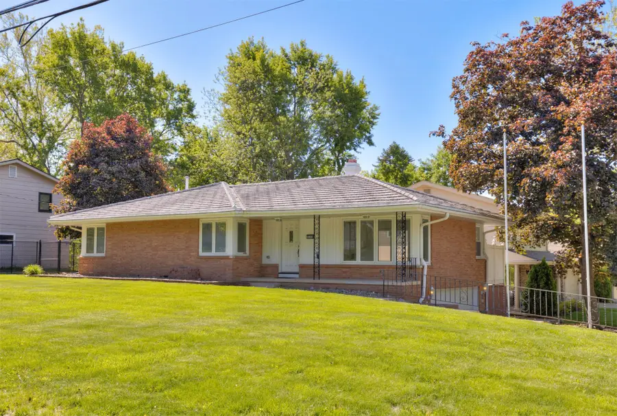 6522 Lincoln Avenue, Windsor Heights, IA 50324 - #2