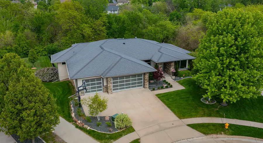 16102 Maple Drive, Urbandale, IA 50323 - #2
