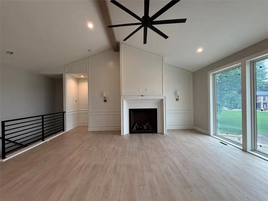 15801 Hickory Drive, Urbandale, IA 50323 - #2