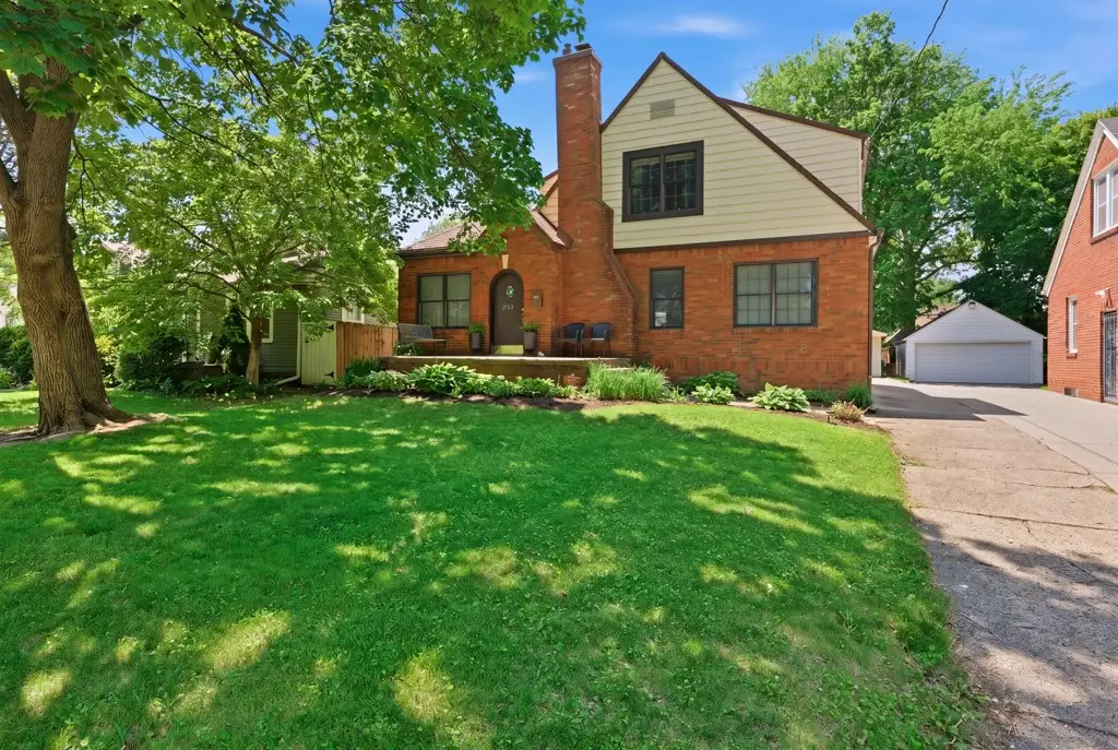 2702 41st Place, Des Moines, IA 50310 - #1