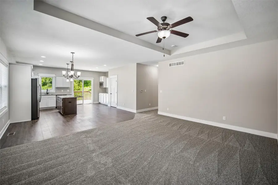 14406 Holcomb Avenue, Urbandale, IA 50323 - #3