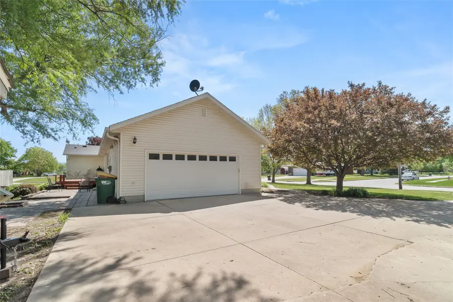 1405 W Jefferson Street, Winterset, IA 50273 - #2