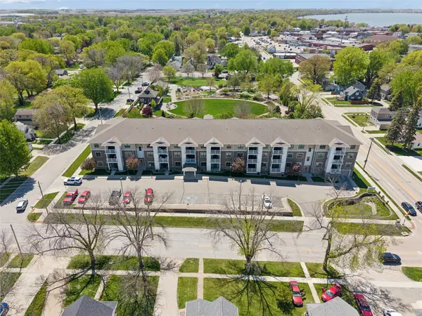 809 7th Street N #313, Clear Lake, IA 50428