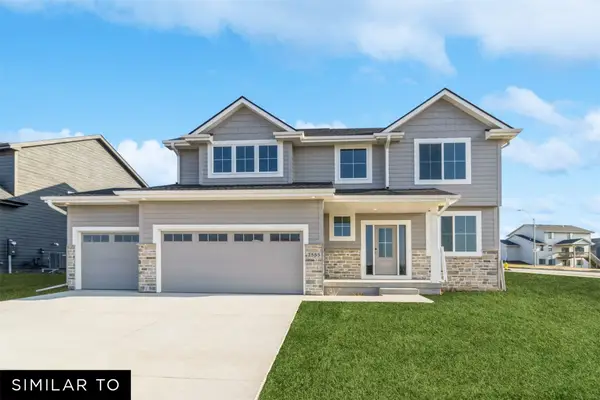 17226 Northview Drive, Urbandale, IA 50323