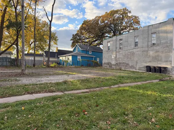 1018 E 12th Street, Des Moines, IA 50316