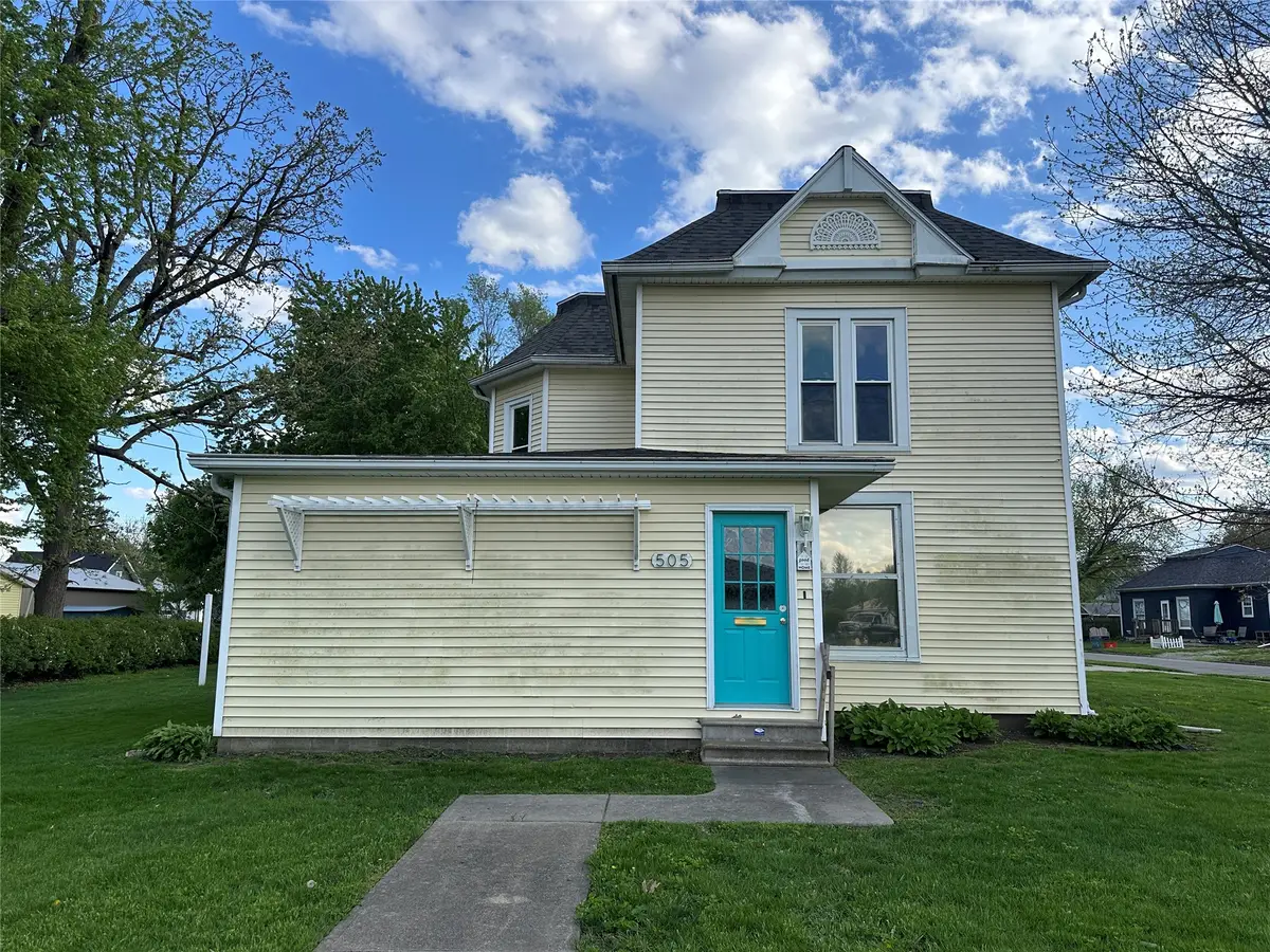 505 S 3rd Avenue E, Newton, IA 50208 - #1