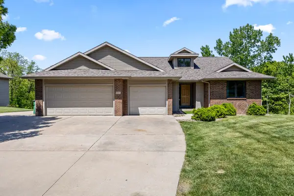 935 Woodland Drive, Carlisle, IA 50047