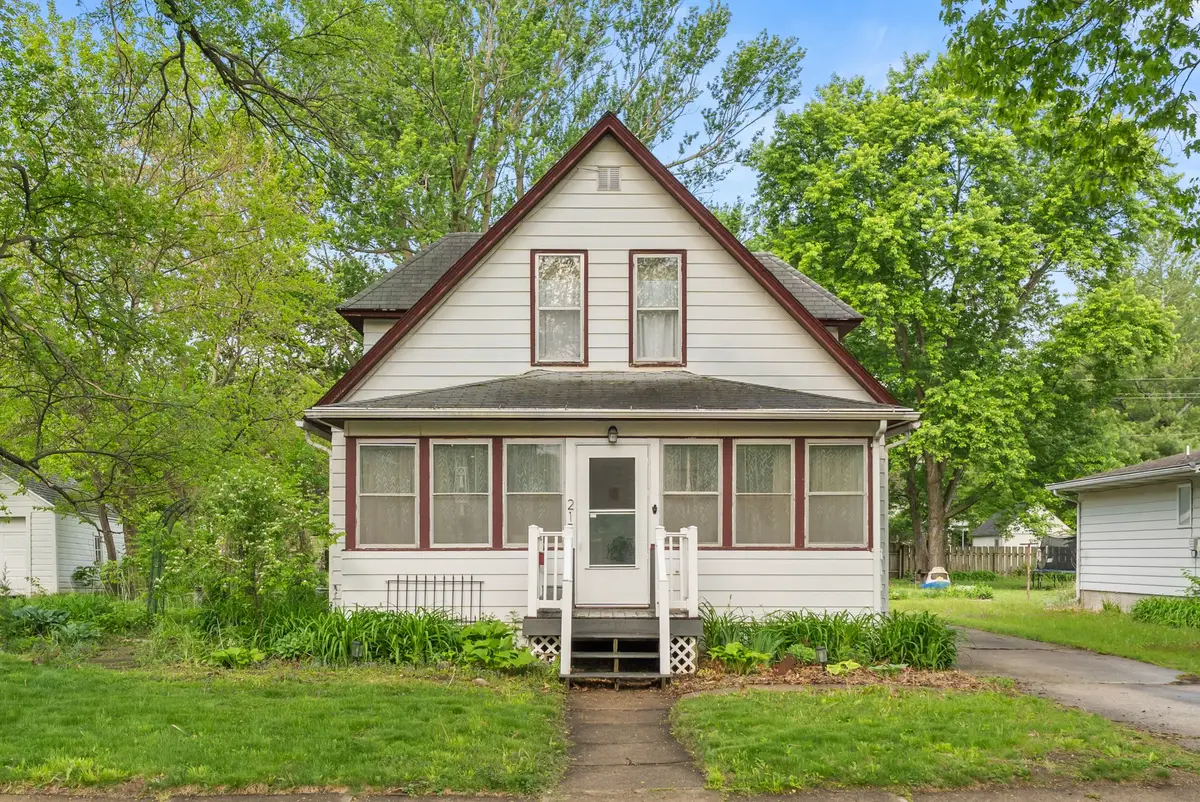 215 S Maple Avenue, Ames, IA 50010 - #1