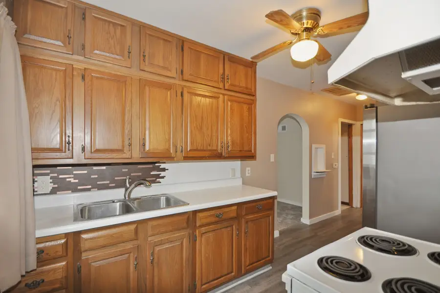 1708 W 3rd Street, Perry, IA 50220 - #3