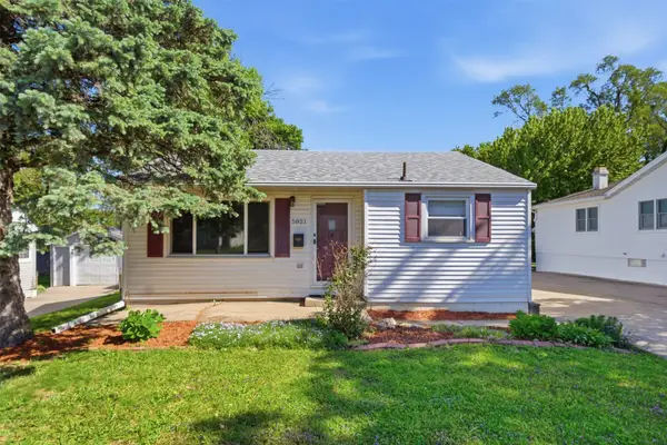 5821 Clark Street, Des Moines, IA 50311