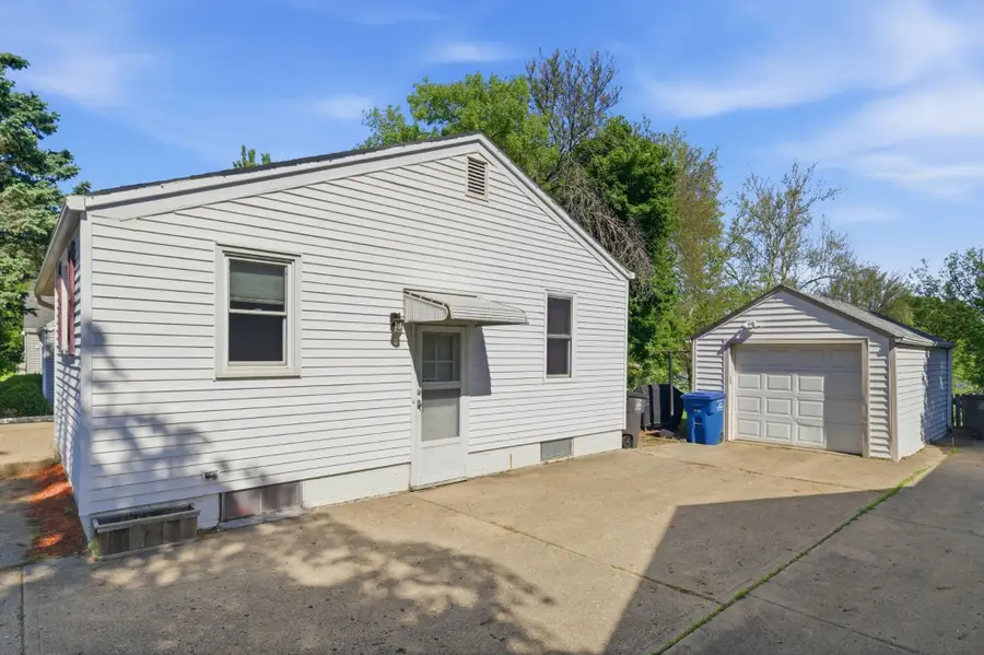 5821 Clark Street, Des Moines, IA 50311 - #3
