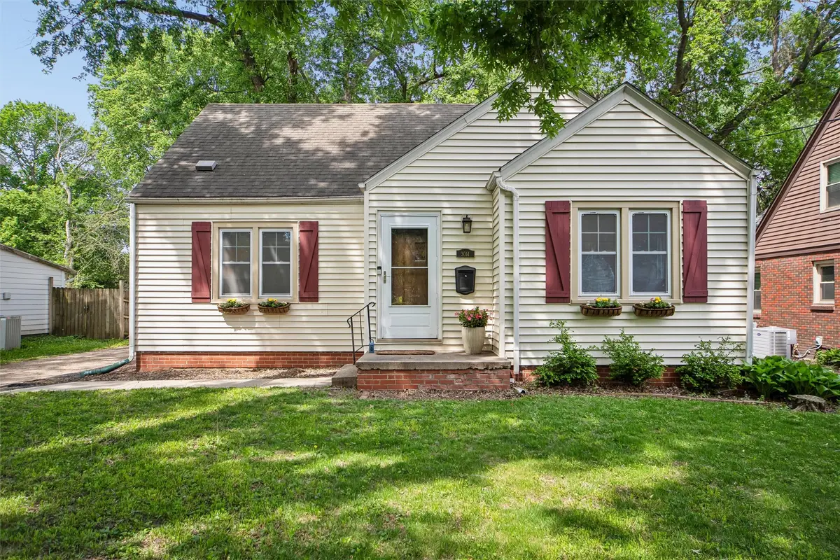3014 44th Street, Des Moines, IA 50310 - #1