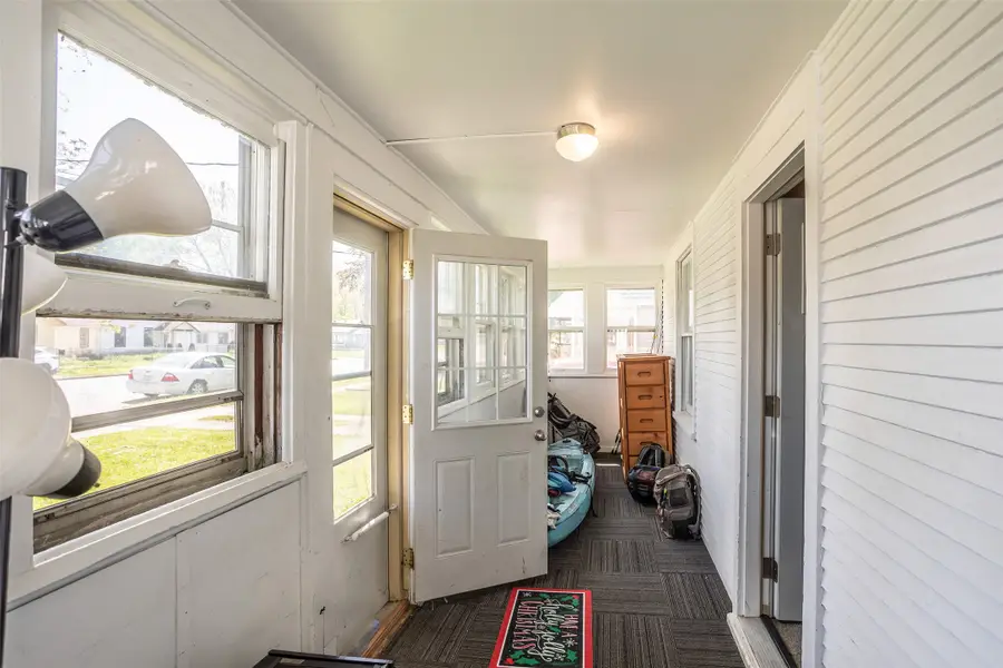 2450 E Grand Avenue, Des Moines, IA 50317 - #2