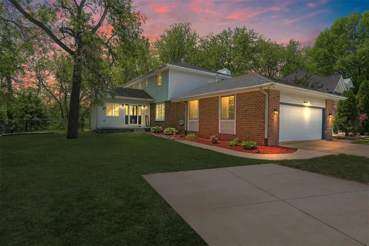 10016 Valdez Drive, Urbandale, IA 50322 - #1