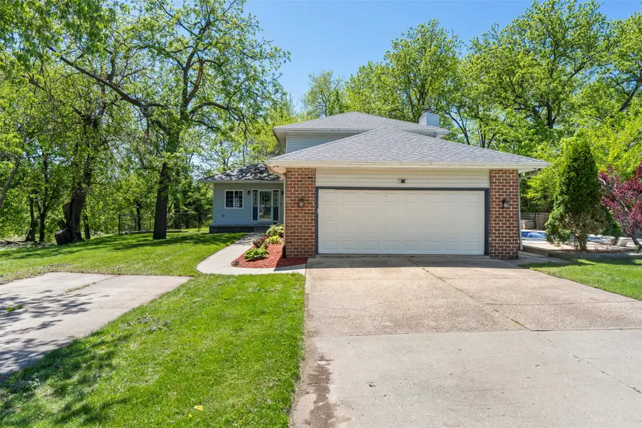 10016 Valdez Drive, Urbandale, IA 50322 - #2