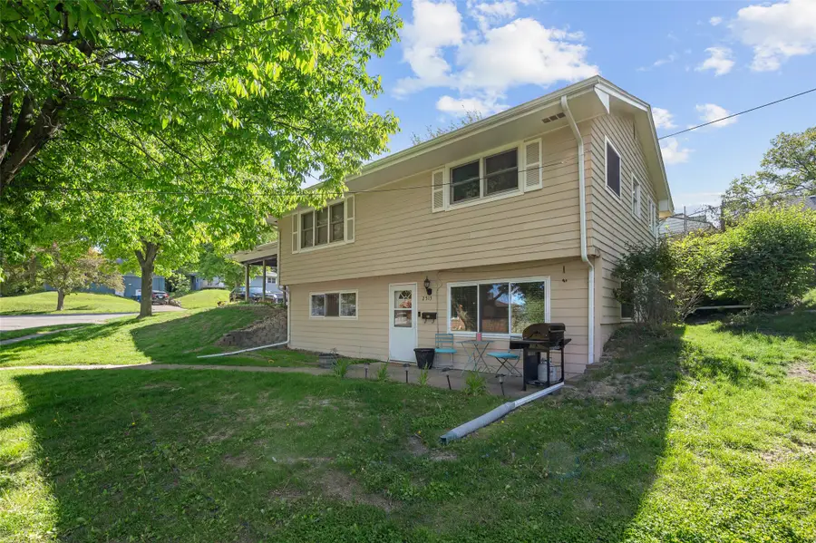 2515 Welbeck Road, Des Moines, IA 50310 - #2