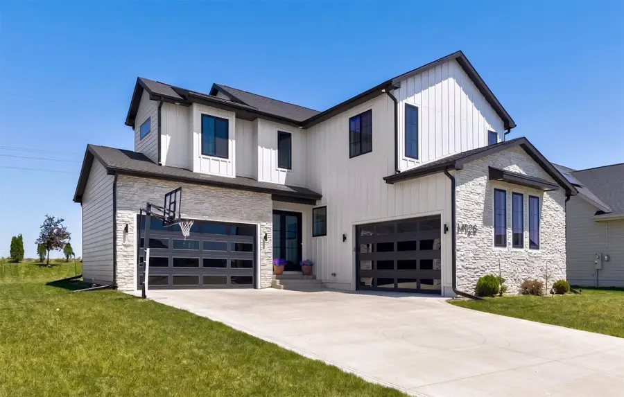 14725 Stonecrop Drive, Urbandale, IA 50323 - #2