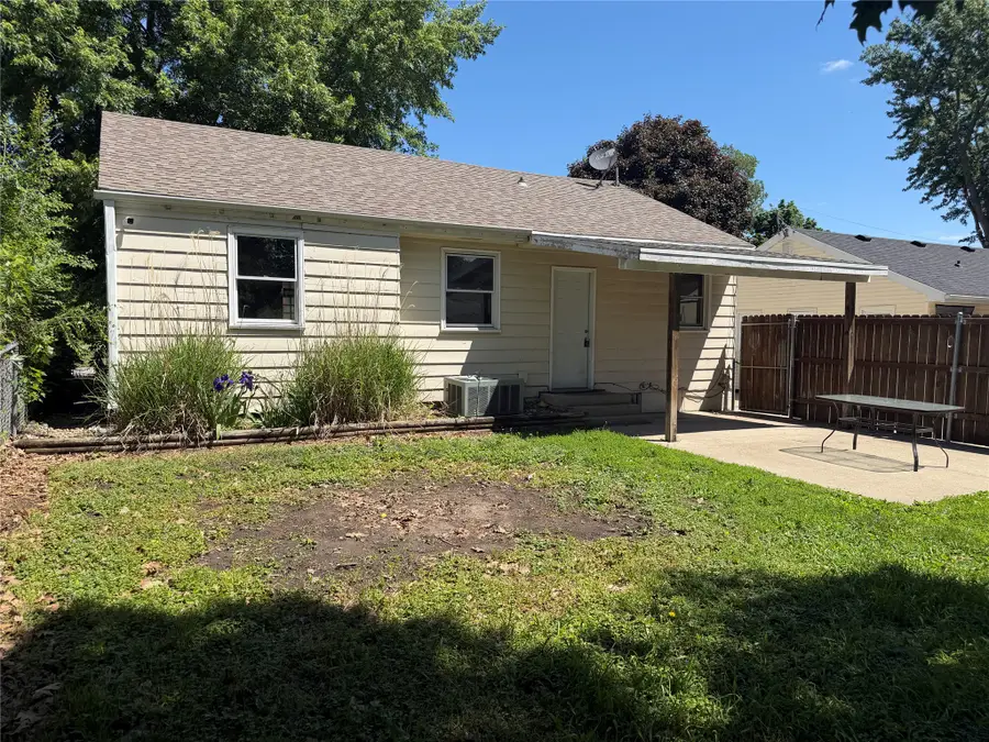 1328 Carrie Avenue, Des Moines, IA 50315 - #3
