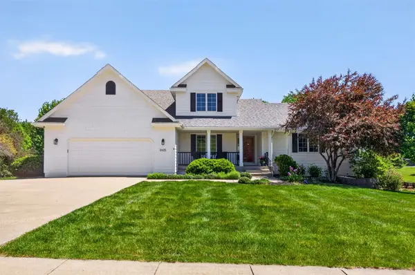 6825 NW 98th Street, Johnston, IA 50131