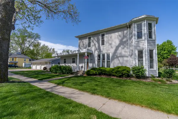 302 W Court Avenue, Winterset, IA 50273