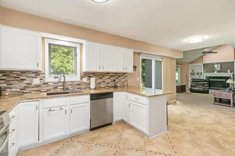 6814 NW 56th Street, Johnston, IA 50131 - #2
