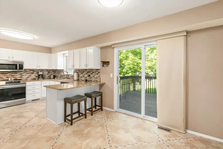 6814 NW 56th Street, Johnston, IA 50131 - #3
