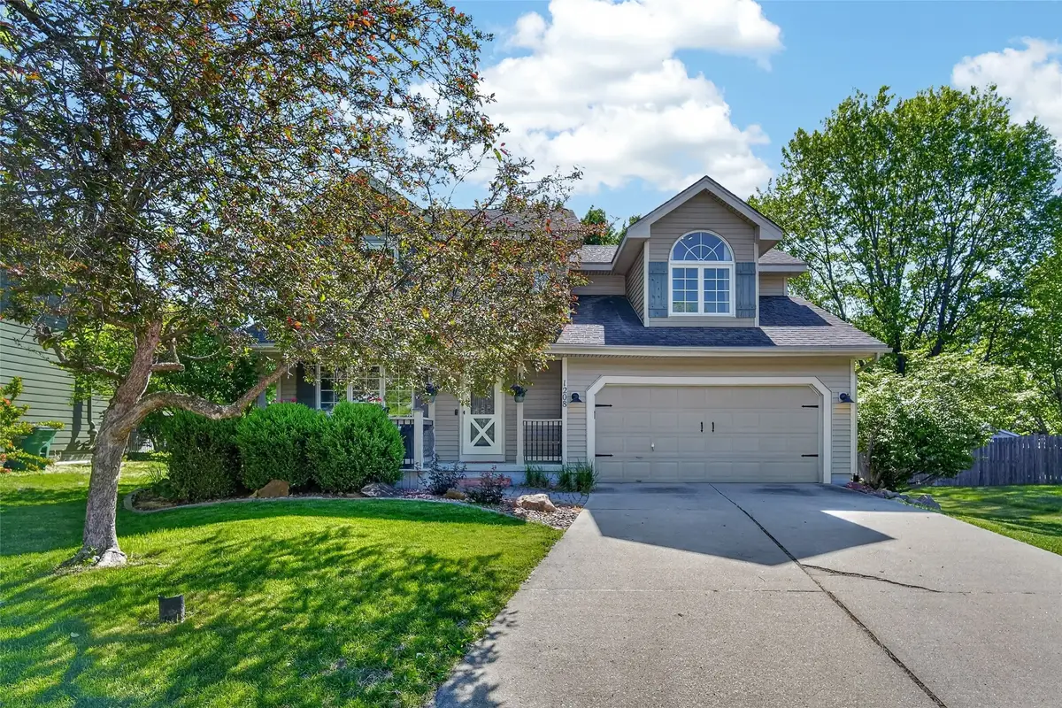 1208 S 25th Court, West Des Moines, IA 50265 - #1