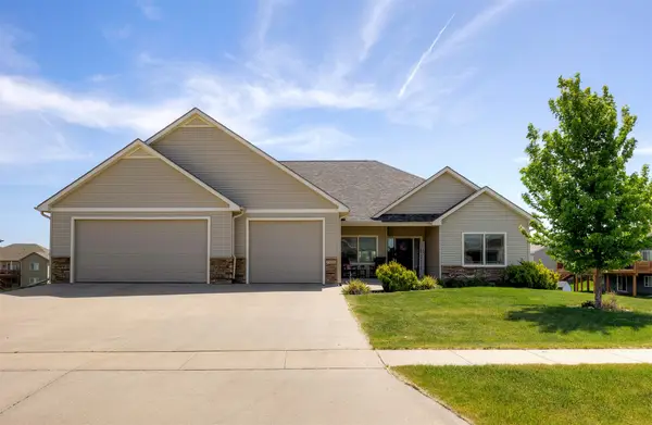 1102 Ridgetop Drive, Huxley, IA 50124