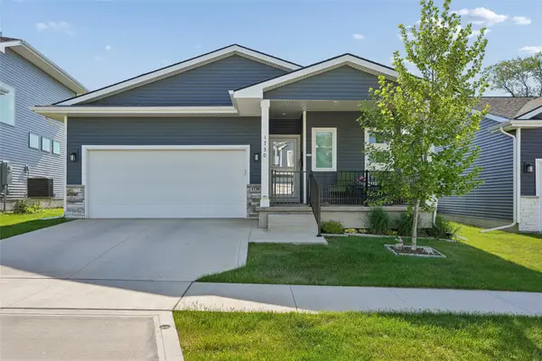 1730 Willow Court, Norwalk, IA 50211