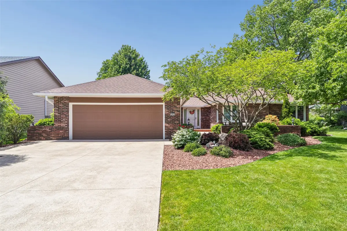 5992 Dogwood Circle, Johnston, IA 50131 - #1