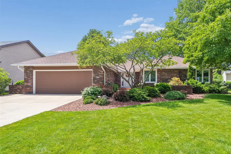 5992 Dogwood Circle, Johnston, IA 50131 - #2