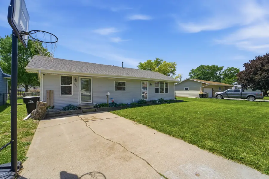 711 W Pleasant Street, Colfax, IA 50054 - #2